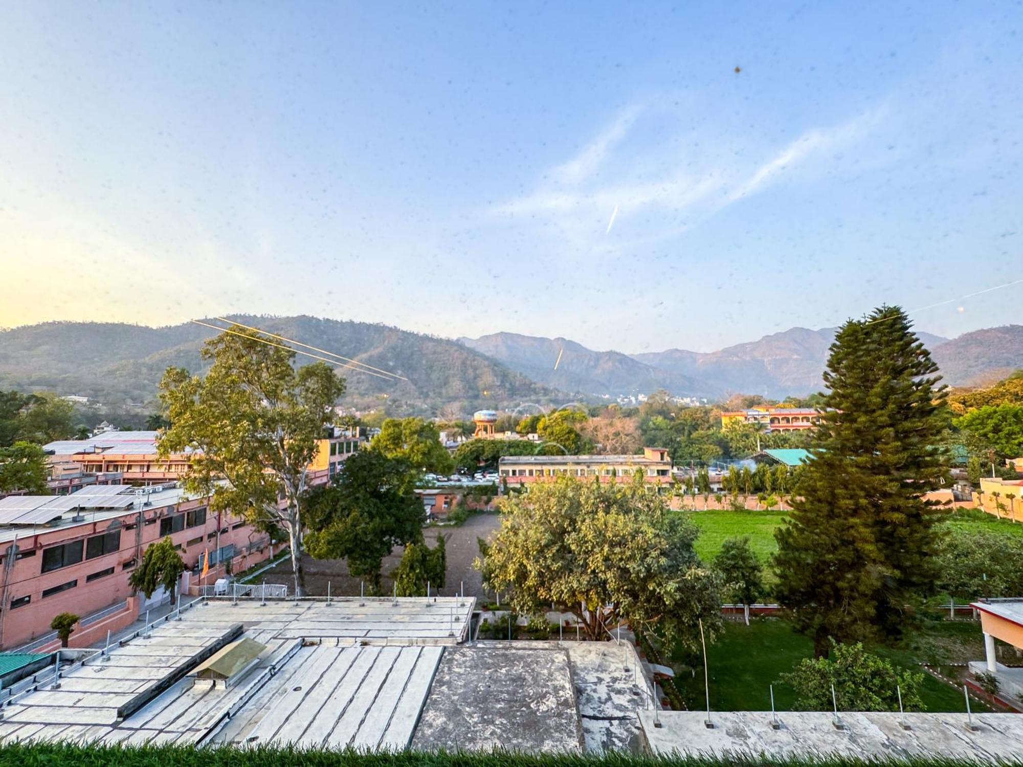 Green View By Green Tree Hotels Rishikesh Bagian luar foto